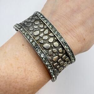 Signed 033 Pebbled Clamper Cuff Bracelet Crystal Edges Silver Tone Hinged Bangle